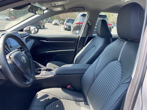 Used 2024 Toyota Camry SE image 17
