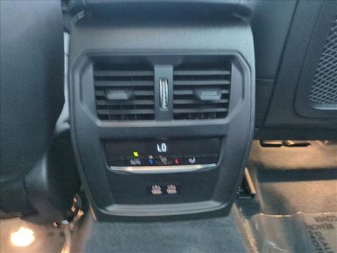 Used 2023 BMW 330i Sedan w/ Convenience Package image 18