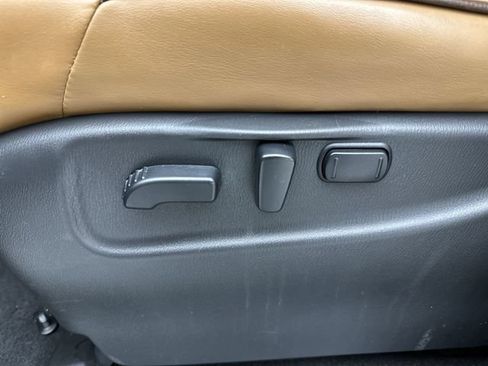 Used 2016 INFINITI QX80 4WD w/ Signature Edition Package image 12