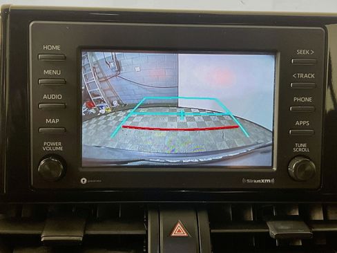 Used 2021 Toyota RAV4 LE FWD image 27