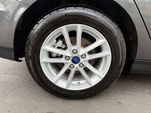 Used 2017 Ford Focus SE FWD image 36