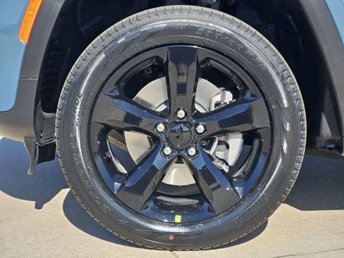 New 2026 Jeep Grand Cherokee L Limited RWD image 12
