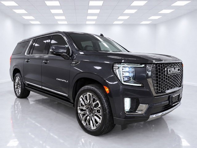 Used 2024 GMC Yukon XL Denali Ultimate AWD/4WD image 4