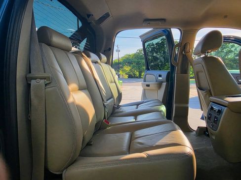 Used 2012 Chevrolet Avalanche LT w/ Texas Edition RWD image 27