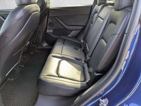 Used 2021 Tesla Model Y Long Range image 14