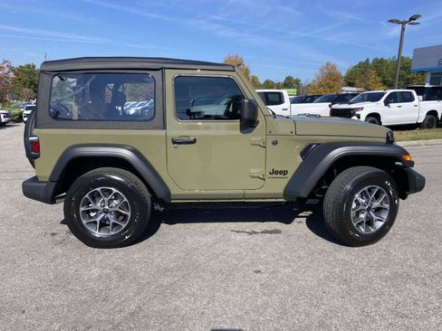 Used 2025 Jeep Wrangler Sport image 20