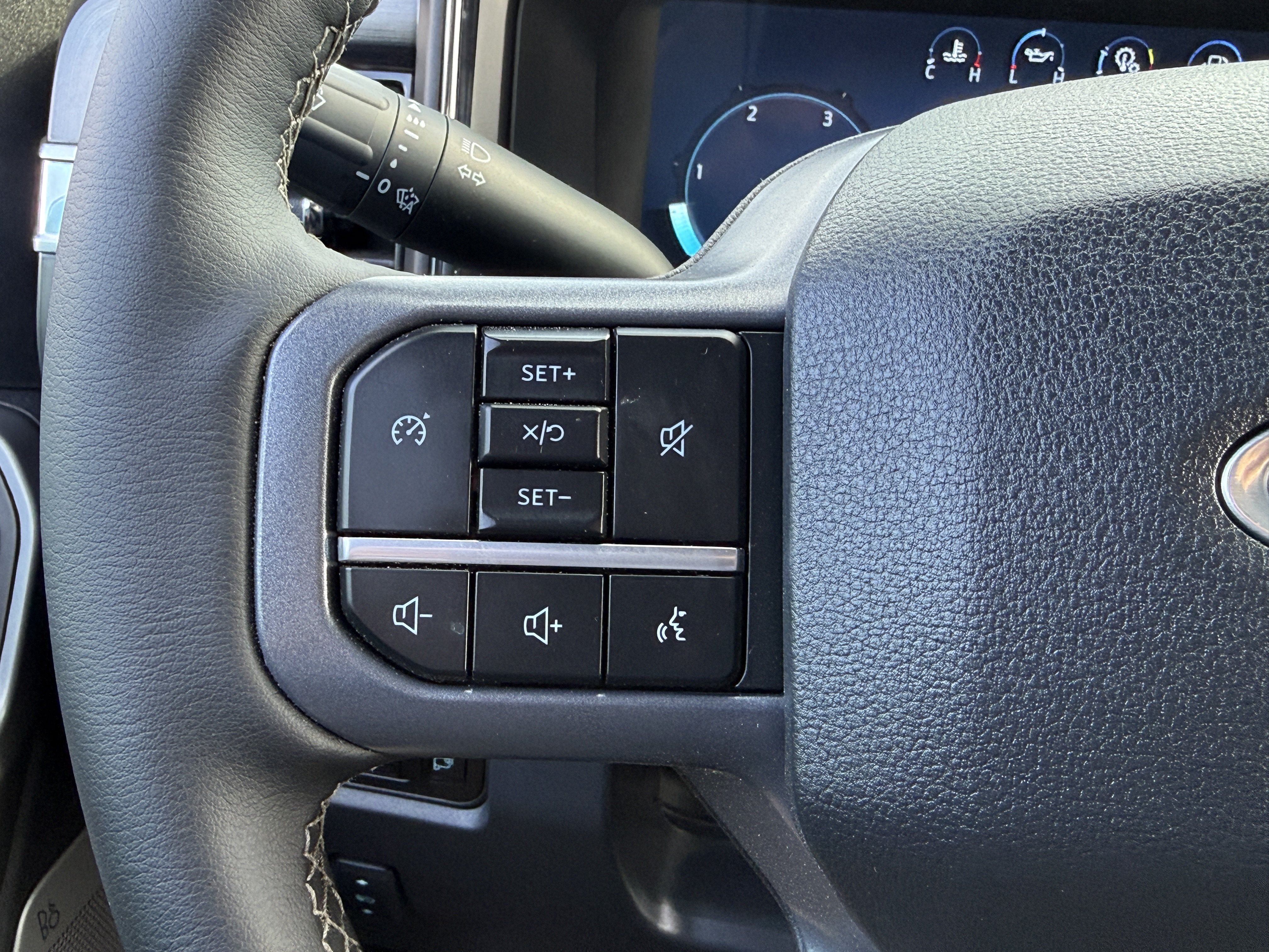 Used 2026 Ford F350 Lariat AWD/4WD image 19
