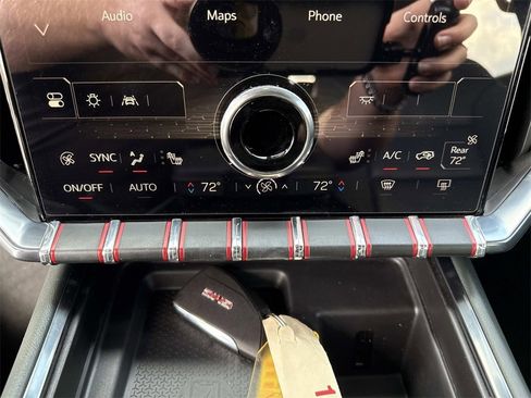 Used 2024 GMC Acadia AT4 w/ Luxury Package image 21