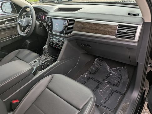 Certified 2023 Volkswagen Atlas SE FWD image 10