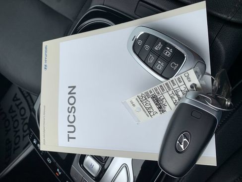 Used 2024 Hyundai Tucson Limited AWD/4WD image 9