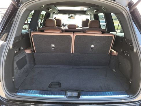 Used 2025 Mercedes-Benz GLS 450 4MATIC image 9