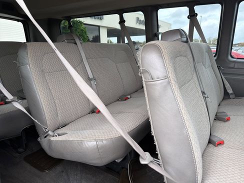 Used 2017 Chevrolet Express 3500 LT w/ LT Preferred Equipment Group image 20