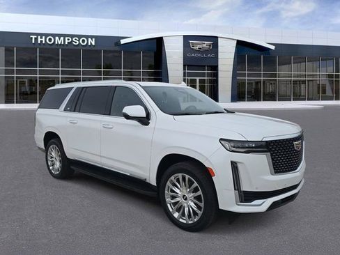 Used 2022 Cadillac Escalade ESV Luxury image 1