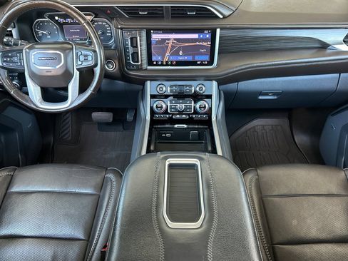 Used 2021 GMC Yukon Denali w/ Denali Premium Package AWD/4WD image 14