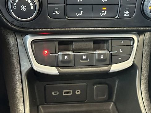 Used 2022 GMC Terrain SLE w/ LPO, Floor Liner Package image 30