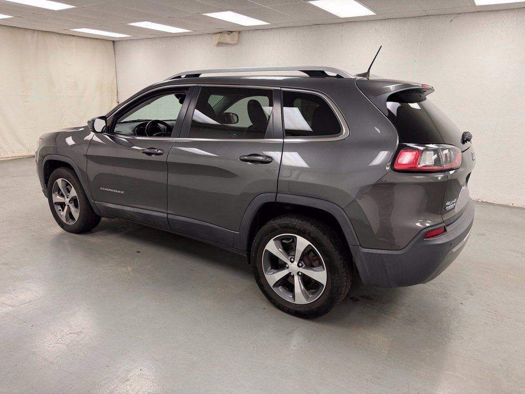 Used 2019 Jeep Cherokee Limited AWD/4WD image 3