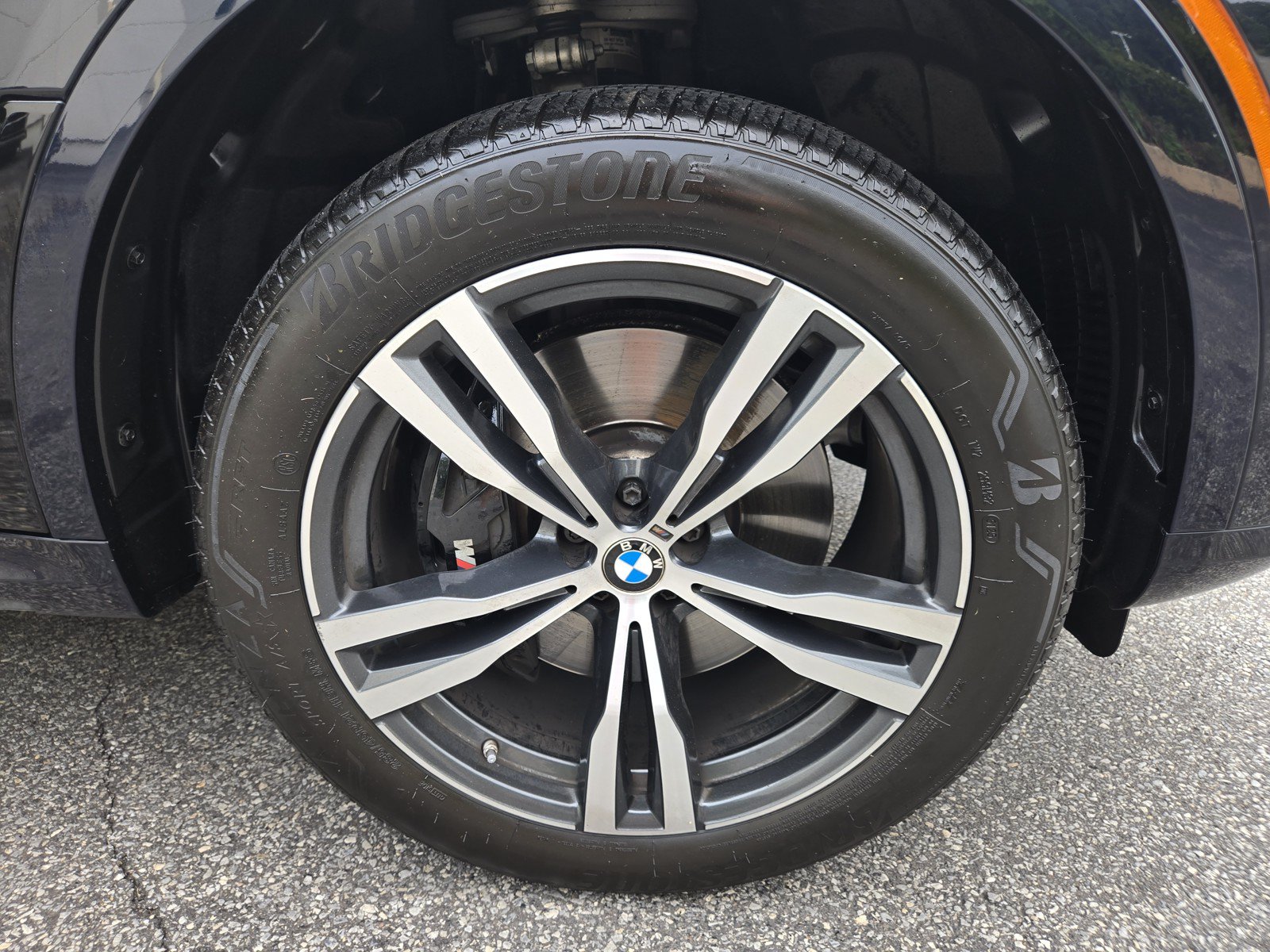 Used 2023 BMW X7 xDrive40i w/ M Sport Package AWD/4WD image 7