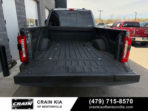 Used 2023 Ford F250 Lariat w/ Sport Appearance Package AWD/4WD image 12