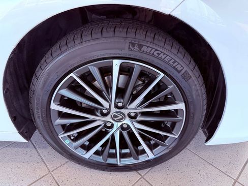 Certified 2023 Lexus ES 350 w/ Premium Package image 15