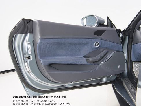 Used 2019 Ferrari Portofino image 20