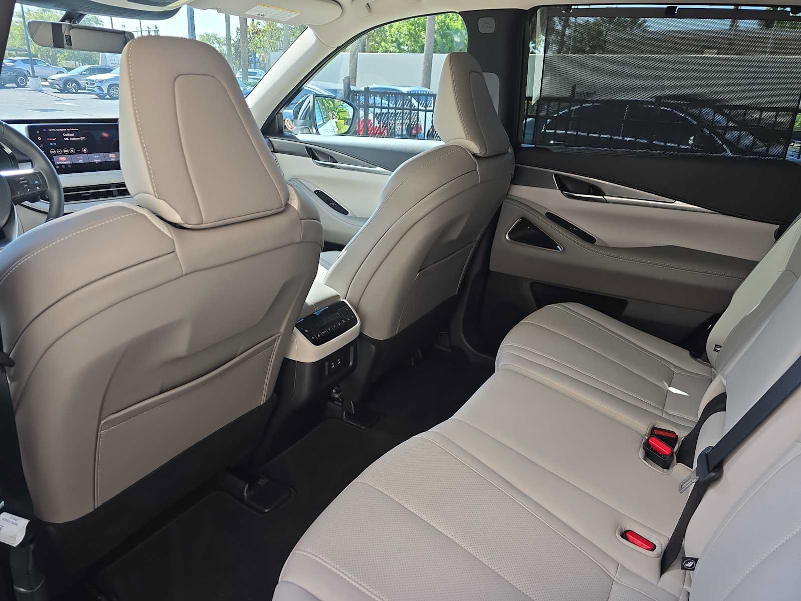 Certified 2026 INFINITI QX60 Luxe w/ Cargo Package FWD image 11