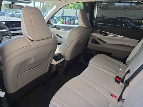 Certified 2026 INFINITI QX60 Luxe w/ Cargo Package FWD image 11