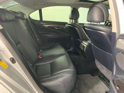 Used 2014 Lexus LS 460 w/ Comfort Package RWD image 37