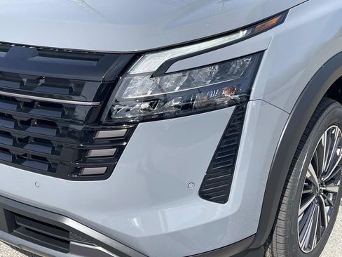 New 2026 Nissan Pathfinder Platinum AWD/4WD image 9