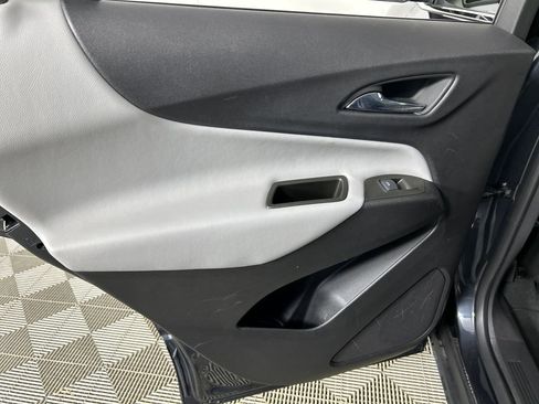 Used 2023 Chevrolet Equinox LT w/ Driver Convenience Package image 16