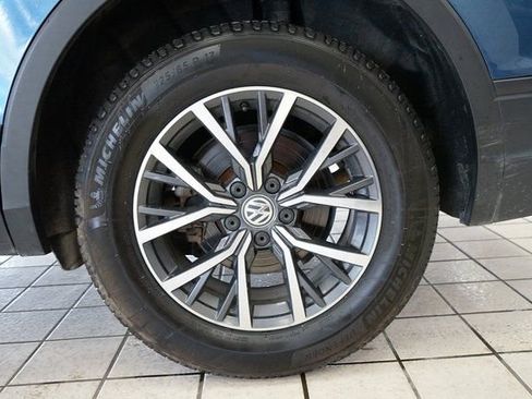 Used 2018 Volkswagen Tiguan S image 46