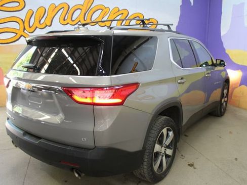Used 2019 Chevrolet Traverse LT w/ LT Premium Package AWD/4WD image 8