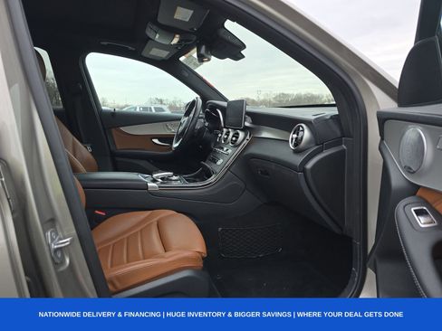 Used 2019 Mercedes-Benz GLC 300 4MATIC w/ Driver Assistance Package image 13
