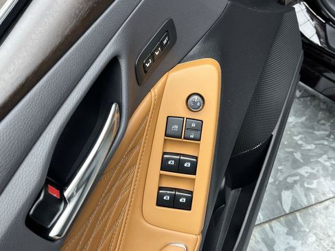 Used 2020 Toyota Avalon Limited w/ Advanced Safety Package FWD image 9