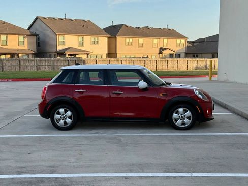 Used 2017 MINI Cooper 4-Door Hardtop FWD image 8