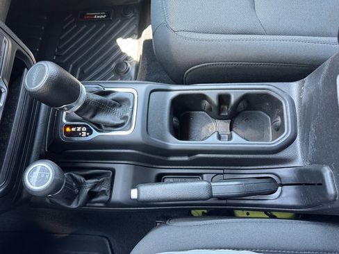 Used 2023 Jeep Gladiator Sport AWD/4WD image 27
