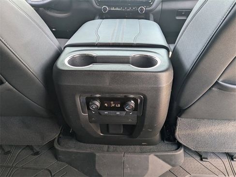 Used 2025 Chevrolet Tahoe High Country image 15