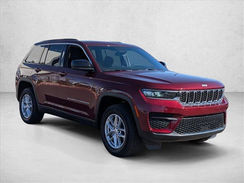 Used 2025 Jeep Grand Cherokee Laredo X w/ Trailer Tow Package AWD/4WD image 3