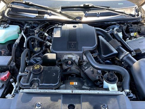 Used 2011 Lincoln Town Car Signature Limited image 14