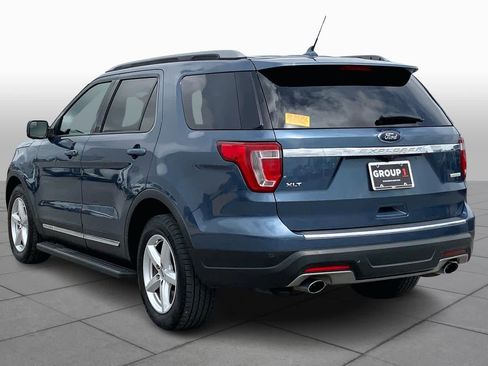 Used 2018 Ford Explorer XLT w/ Equipment Group 202A FWD image 12