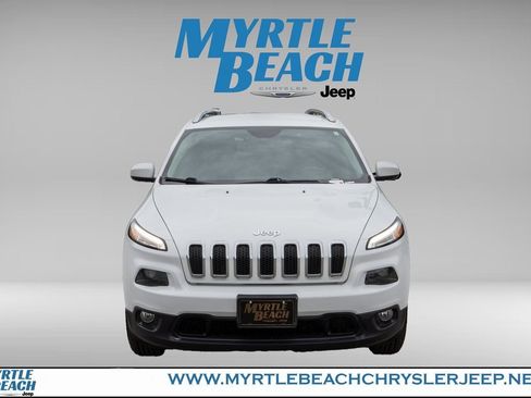 Used 2017 Jeep Cherokee Latitude w/ True North Edition image 9