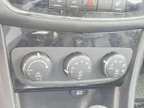 Used 2013 Chrysler 200 Limited FWD image 15