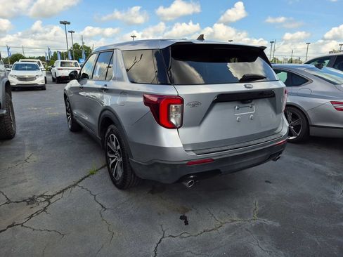 Used 2022 Ford Explorer ST-Line RWD image 4