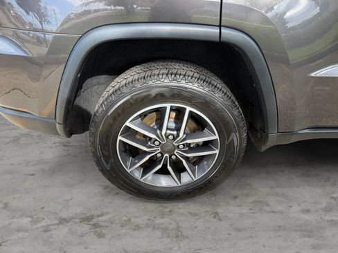 Used 2019 Jeep Grand Cherokee Limited AWD/4WD image 45