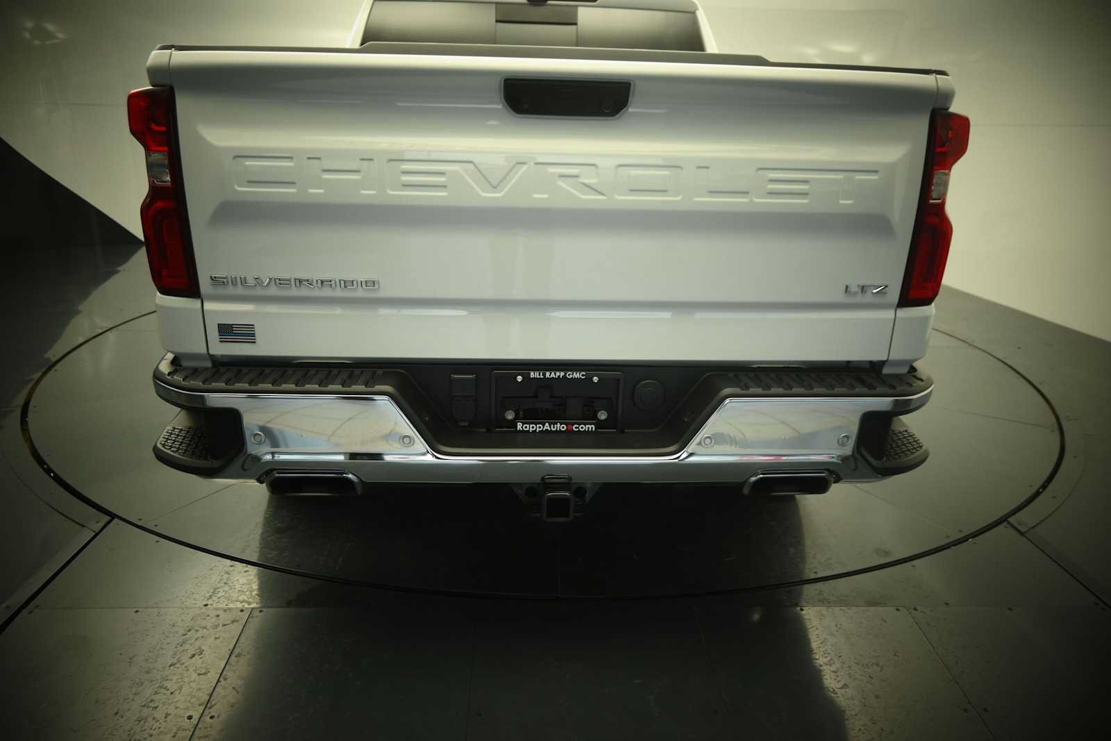Used 2024 Chevrolet Silverado 1500 LTZ AWD/4WD image 5