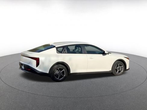 Used 2025 Kia K4 LXS image 14