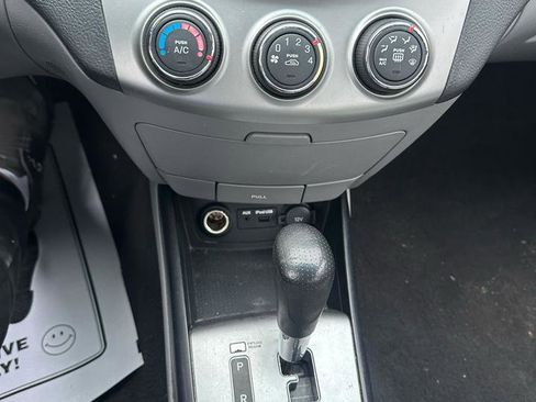 Used 2010 Hyundai Elantra GLS image 19