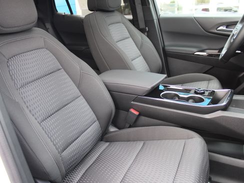 New 2026 Chevrolet Equinox LT w/ Safety and Technology Package FWD image 15
