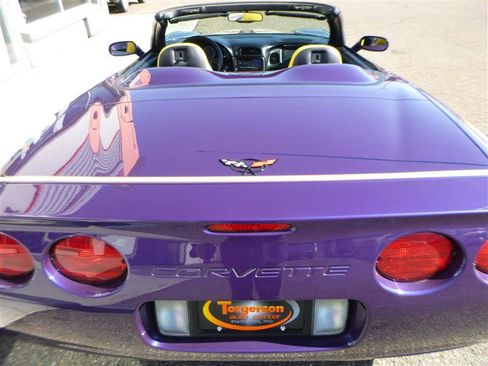 Used 1998 Chevrolet Corvette Convertible w/ Memory Pkg RWD image 29