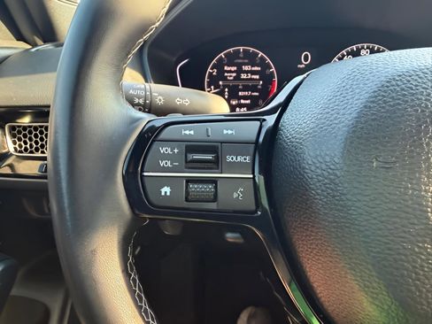 Used 2025 Honda Civic Sport image 17