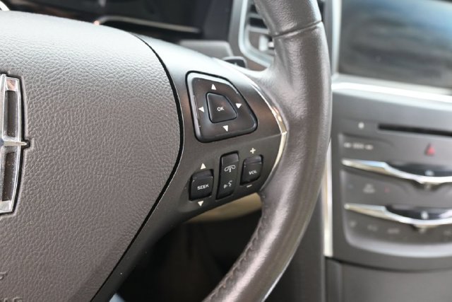 Used 2013 Lincoln MKS FWD image 17